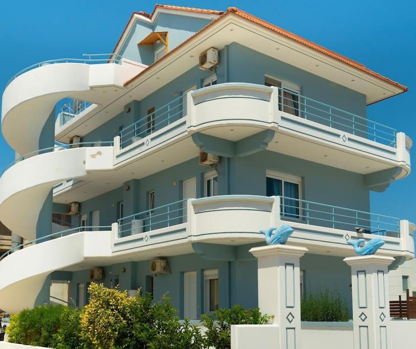 Megat Seaview And Seaside Apartments إياليسوس المظهر الخارجي الصورة