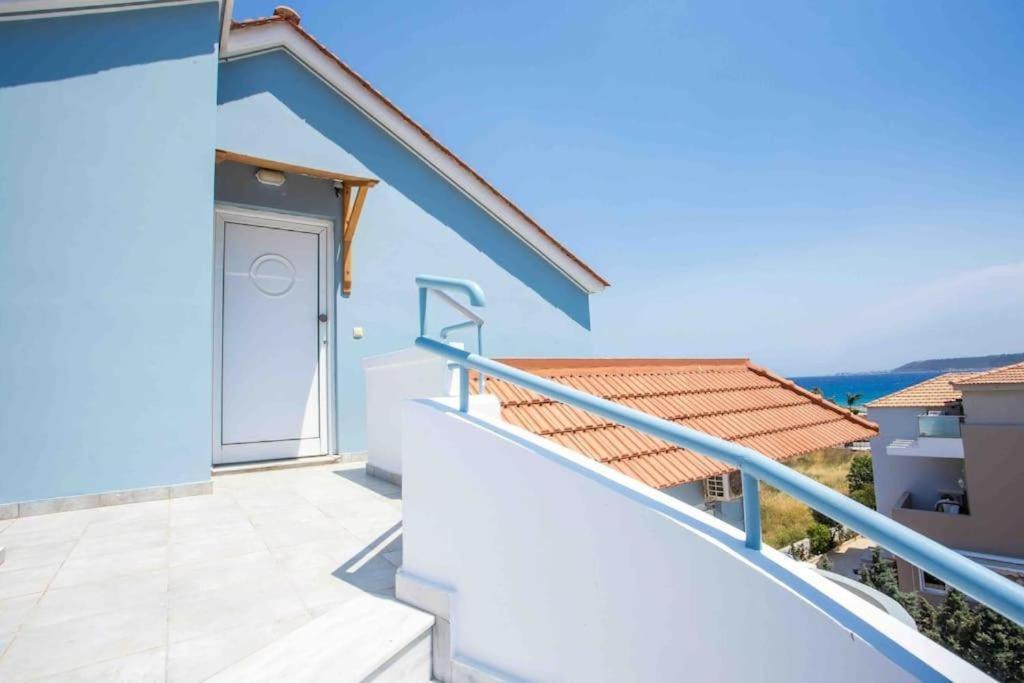 Megat Seaview And Seaside Apartments إياليسوس المظهر الخارجي الصورة